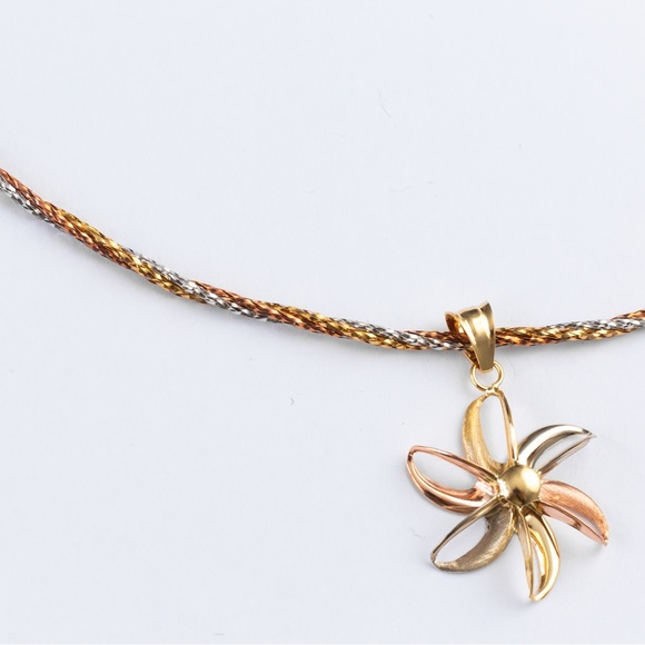 Quiet luxury 14K tricolor mesh choker length necklace & tricolor floral pendant - Picture 10 of 16